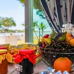 Bed & Breakfast La Penisola 4*