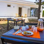 La Penisola Bed and breakfast