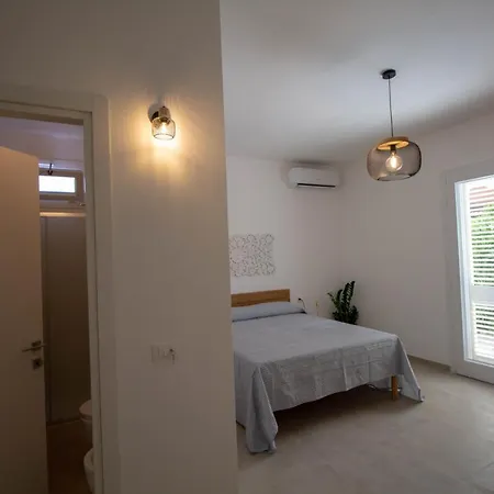 לינה וארוחת בוקר La Penisola פורטו צ'זראו
